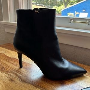 Michael Kors high heeled booties 😍 size 71/2